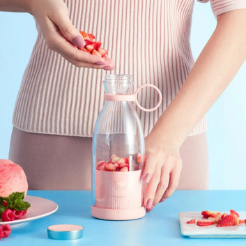 420 ML- Portable USB Rechargeable Juicer Mini Juice Extractor Household Juice in Pakistan
